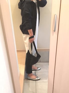 「シルバー」｜「アイテム（マウンテンパーカー）」を使った、りまりまさん（レディース・155cm）の春コーディネート