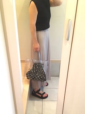 「UNIQLO（ユニクロ）のUVカットリブノースリーブセーター（ニット/セーター）」を使った、りまりまさん（レディース・155cm）の夏コーディネート