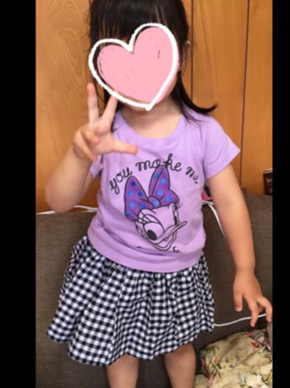 「2歳、おんなのこ、夏コーデ、1年前、記録用、連投すみません、ギンガムチェック、パンツスカート、グローバルワーク(GLOBAL WORK)、ディズニー」｜「UNIQLOのGIRLS ディズニーコレクショングラフィックT（半袖）＋E（Tシャツ/カットソー、パープル系）」を使った、minaton☺︎Kidsさん（キッズ・90cm）の夏コーディネートの1枚目の写真