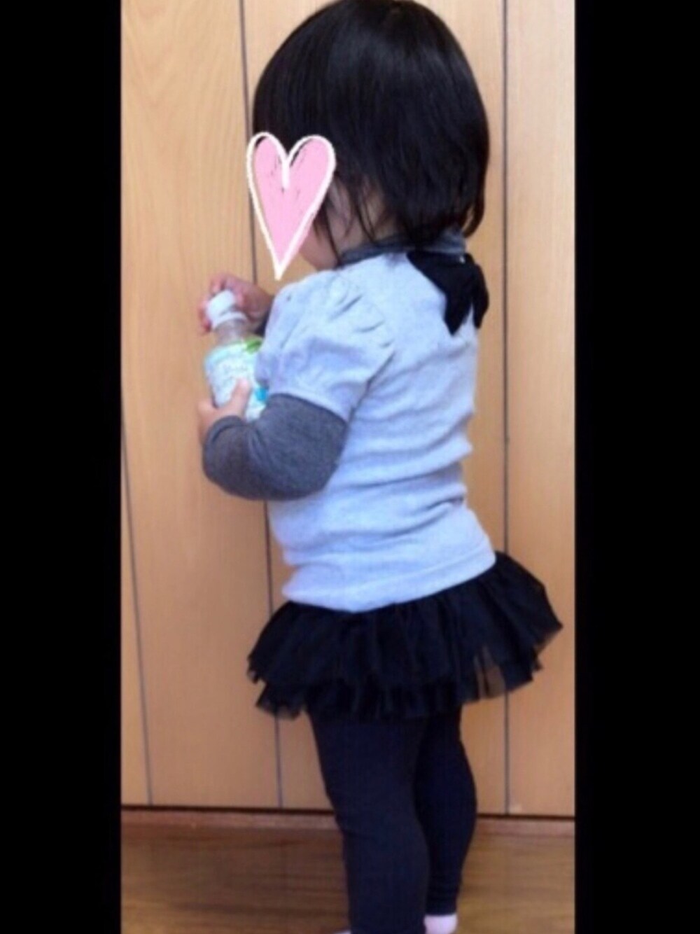 「おんなのこ、1歳、記録用、連投すみません、韓国子供服」｜「上下共に韓国子供服Beeのアイテム（Tシャツ/カットソー、グレー系）」を使った、minaton☺︎Kidsさん（キッズ・80cm）の秋コーディネートの1枚目の写真