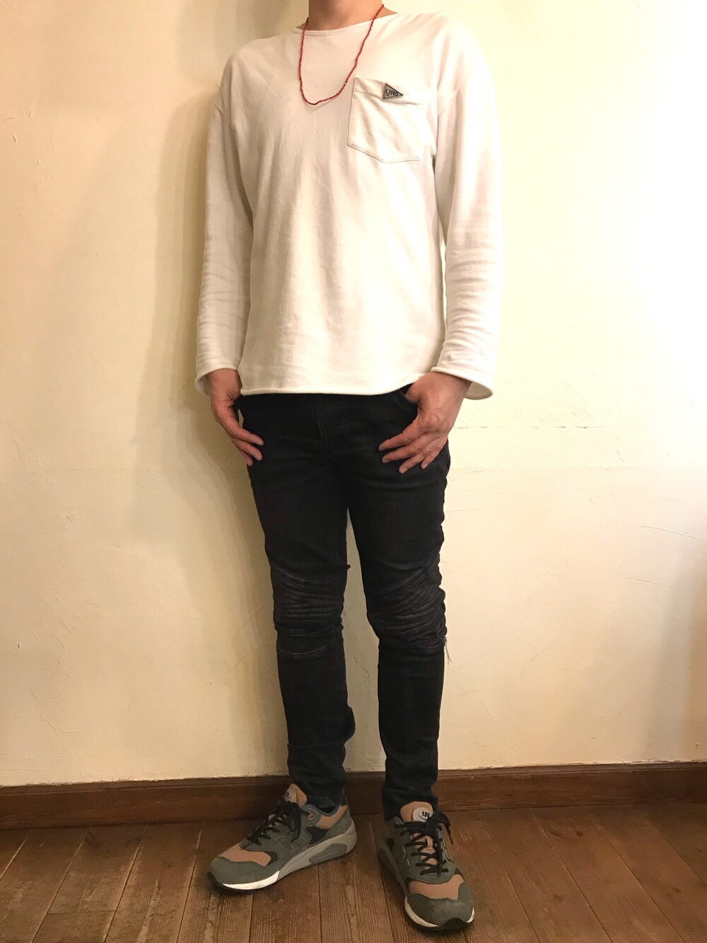「今日のコーデ、ニューバランス580」｜「URBAN RESEARCHのアイテム（Tシャツ/カットソー、ホワイト系）」を使った、MUGENさん（メンズ・173cm）の夏コーディネートの1枚目の写真
