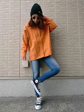 デニムパンツを使った オレンジシャツ のレディース人気ファッションコーディネート Wear