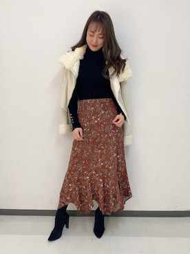 「フラワープリント」｜「アイテム（ムートンコート）」を使った、ROYALPARTYさん（レディース・159cm）の秋コーディネート