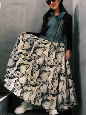 「VERSACE（ヴェルサーチ）のアイテム（その他アウター）」を使った、KAWAYUIさん（レディース・156cm）の冬コーディネート