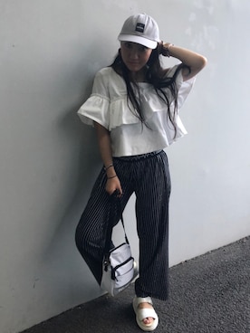 「SUPRA（スープラ）のアイテム」を使った、KAWAYUIさん（レディース・156cm）の夏コーディネート