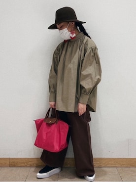 「stussy」｜「アイテム（チノパンツ）」を使った、KAWAYUIさん（レディース・156cm）の春コーディネート