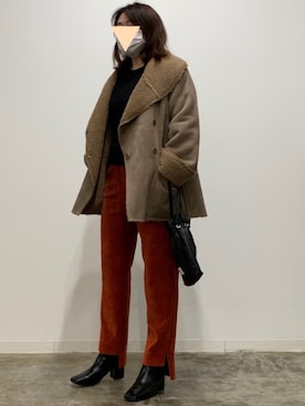 「コーデュロイパンツ」｜「アイテム（ムートンコート）」を使った、ATSUKOさん（レディース・157cm）の冬コーディネート