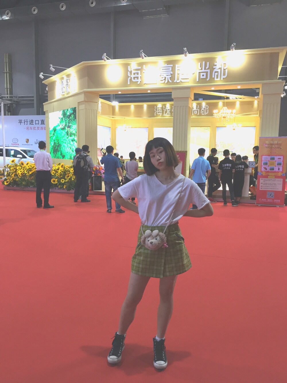 「カジュアルコーデ、夏コーデ、シンプルコーデ、プチプラ、outfit」｜「Disneyのアイテム（バッグ、ベージュ系）」を使った、RubyOWさん（レディース・168cm）の春コーディネートの1枚目の写真
