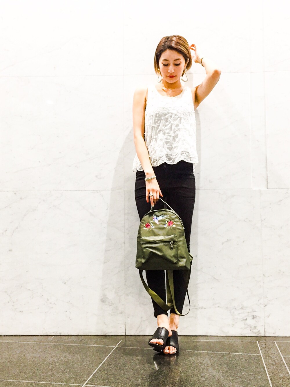 「リュック、summer、パール、タンクトップ、ootd、スキニーデニム、夏コーデ、outfit、coordinate」｜「Narcissusの【cheap!!by vaNite】ブラックスキニーデニム（デニムパンツ、ブラック系）」を使った、Narcissus ESTさん（レディース・160cm）の夏コーディネートの1枚目の写真