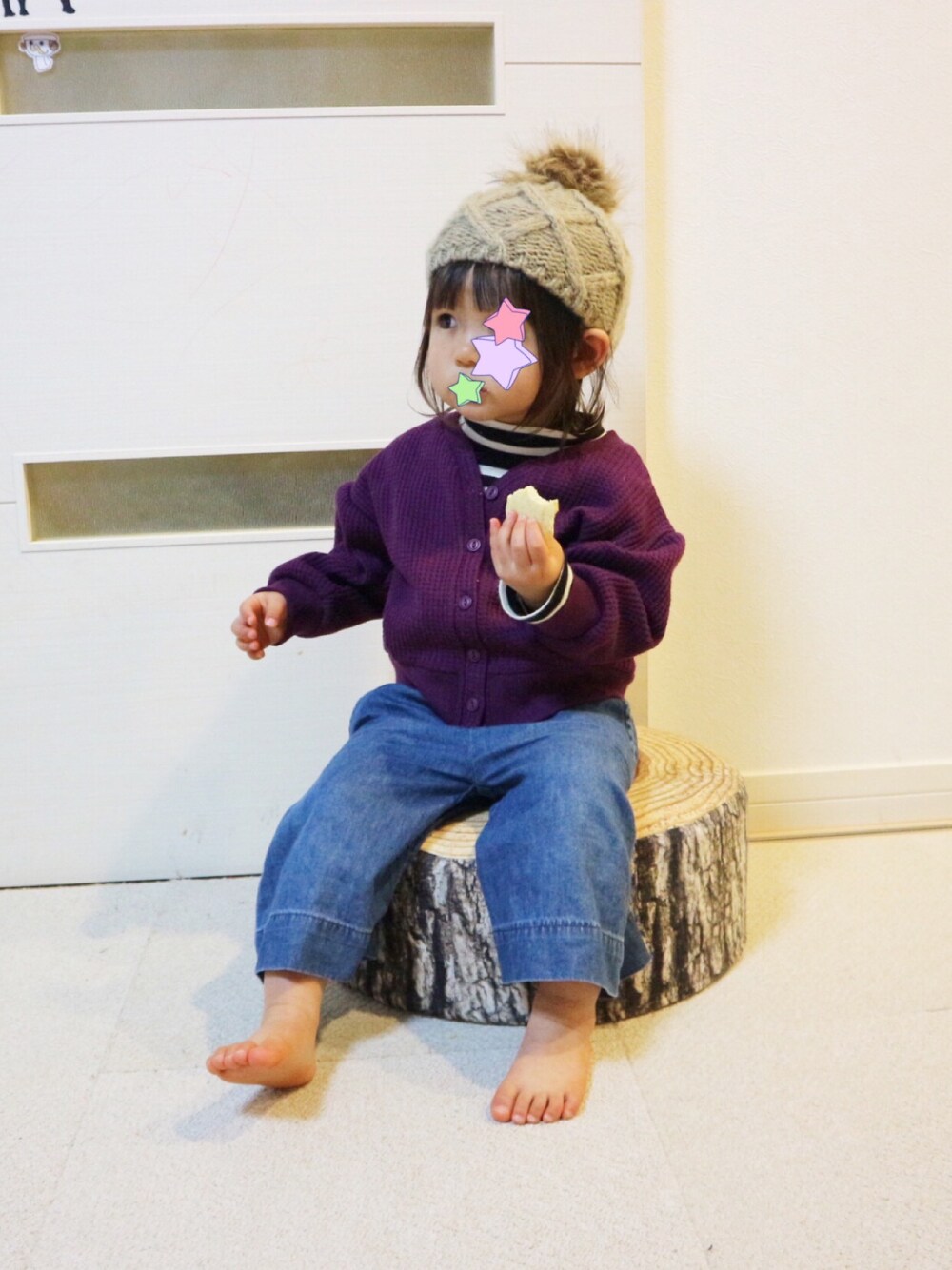 「2歳、2歳2ヶ月、女の子、トレンチコート」｜「CIAOPANIC TYPYのサーマル2WAYカーディガン（カーディガン/ボレロ、パープル系）」を使った、aob373728さん（キッズ・90cm）の冬コーディネートの1枚目の写真