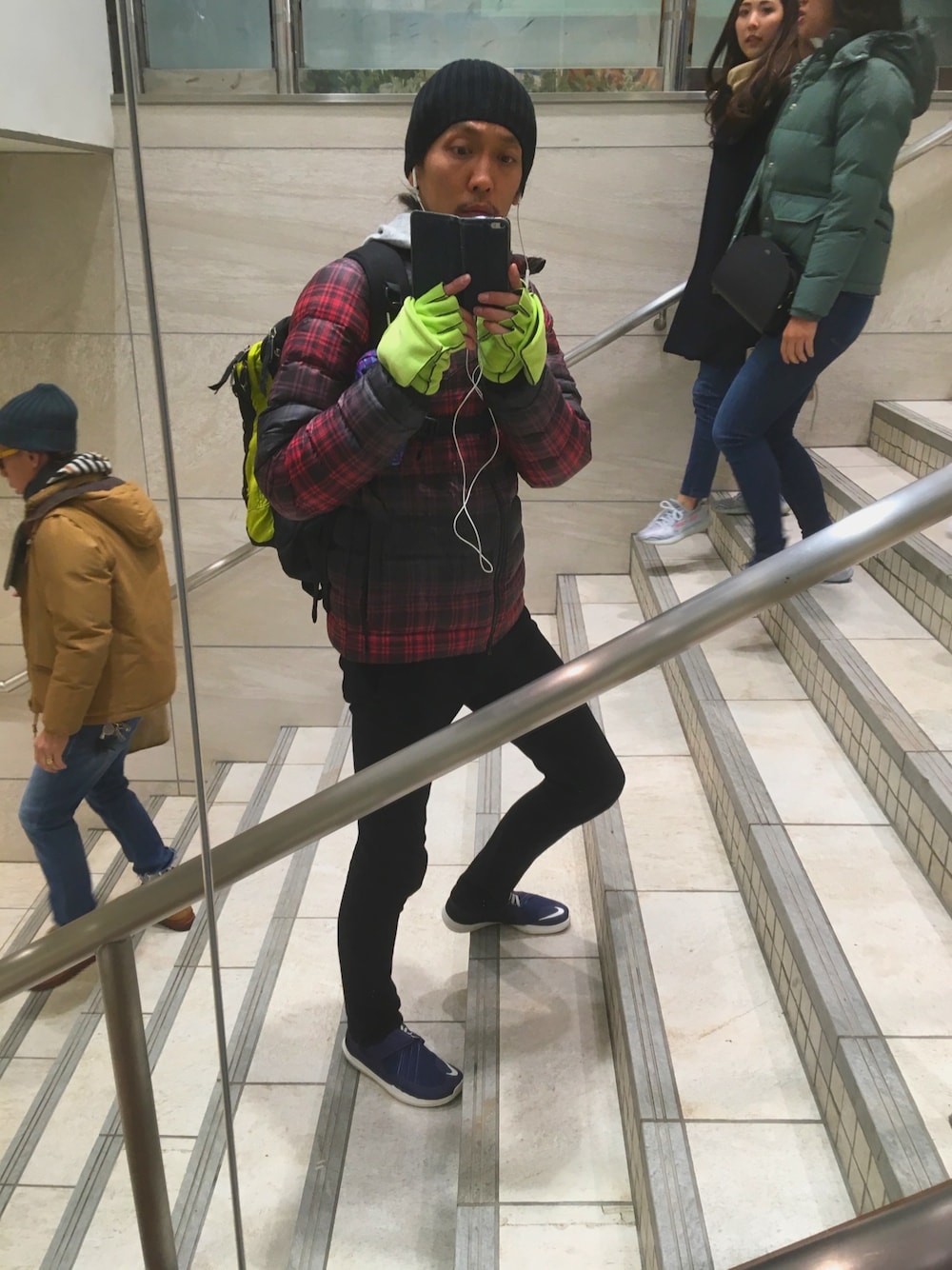 「NIKE ACGのアイテム（ダウンジャケット/コート、レッド系）」を使った、Ransei さん（メンズ・181cm）の冬コーディネートの1枚目の写真