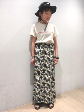 「FUNG（ファング）のアイテム（トップス）」を使った、KARINO NATSUMIさん（レディース・157cm）の夏コーディネート