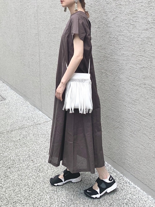 ワンピース Bonjour Bonjour Sagan ワンピース バックオープンIラインカット