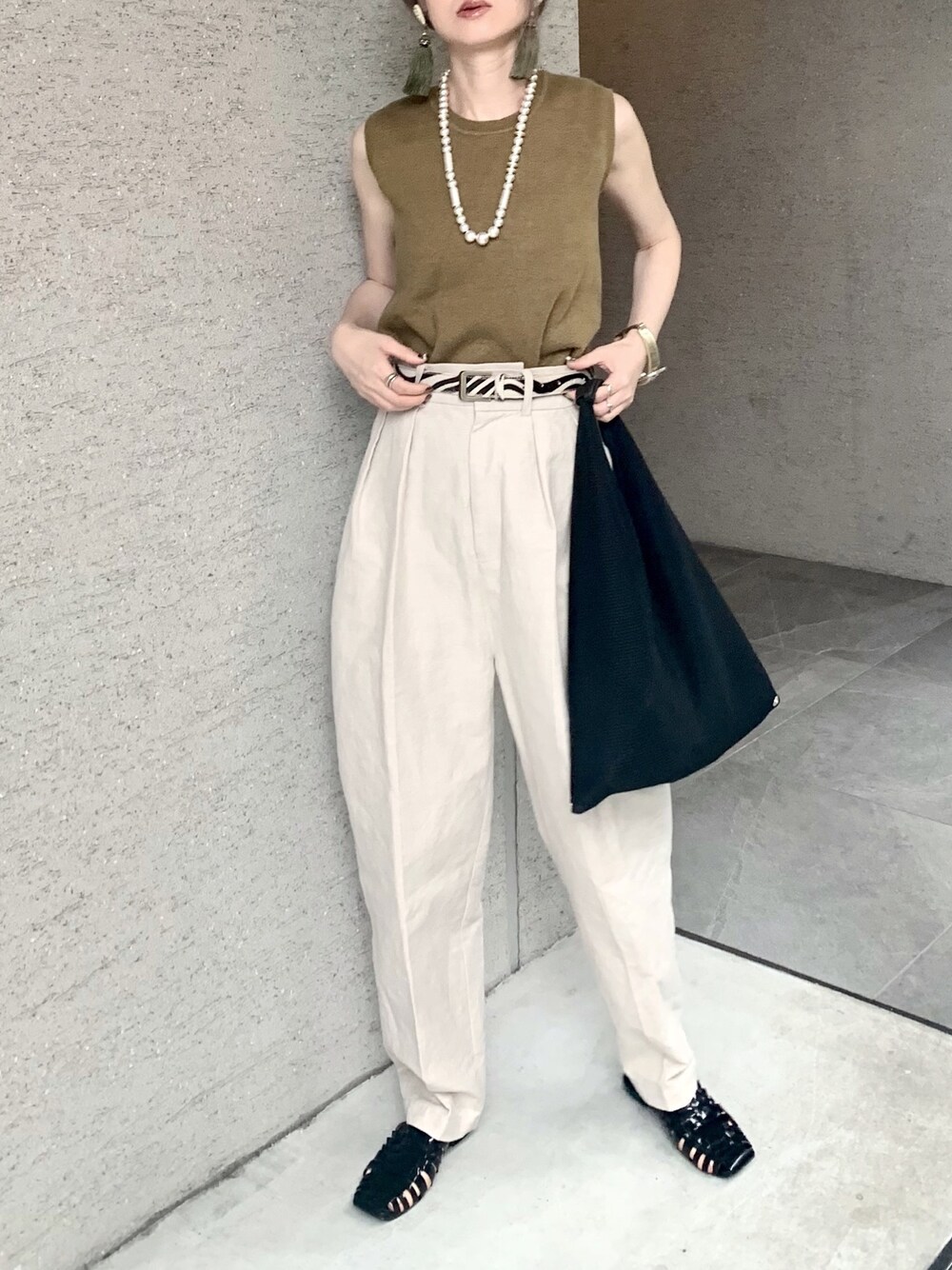 「オトナカジュアル、きれいめカジュアル、ラクチンコーデ、夏、秋色、ノースリーブ、リネン、リネンパンツ、ネックレス、TODAYFUL」｜「TODAYFULのヴィンテージミックスネックレス（ネックレス、シルバー系）」を使った、Creamさん（レディース・158cm）の夏コーディネートの1枚目の写真