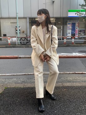 「UNIQLO（ユニクロ）のアイテム（テーラードジャケット、ホワイト系）」を使った、fumikaさん（レディース・158cm）の冬コーディネート