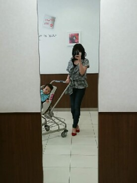 「GAP（ギャップ）のGap ミッドライズ トゥルースキニージーンズ（Denim pants、ブルー系）」を使った、きりさん（レディース・153cm）の夏コーディネート