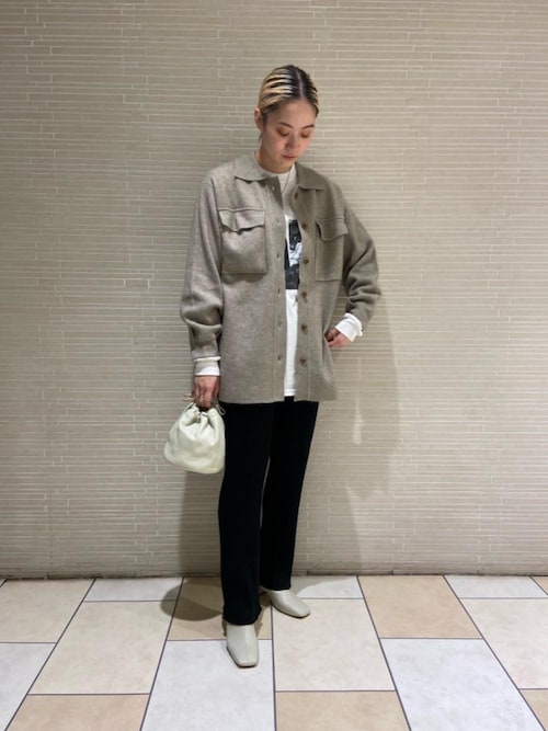 ユナイテッドアローズ 新宿店本山 綺良莉さんのショルダーバッグを使ったコーディネート Zozotown