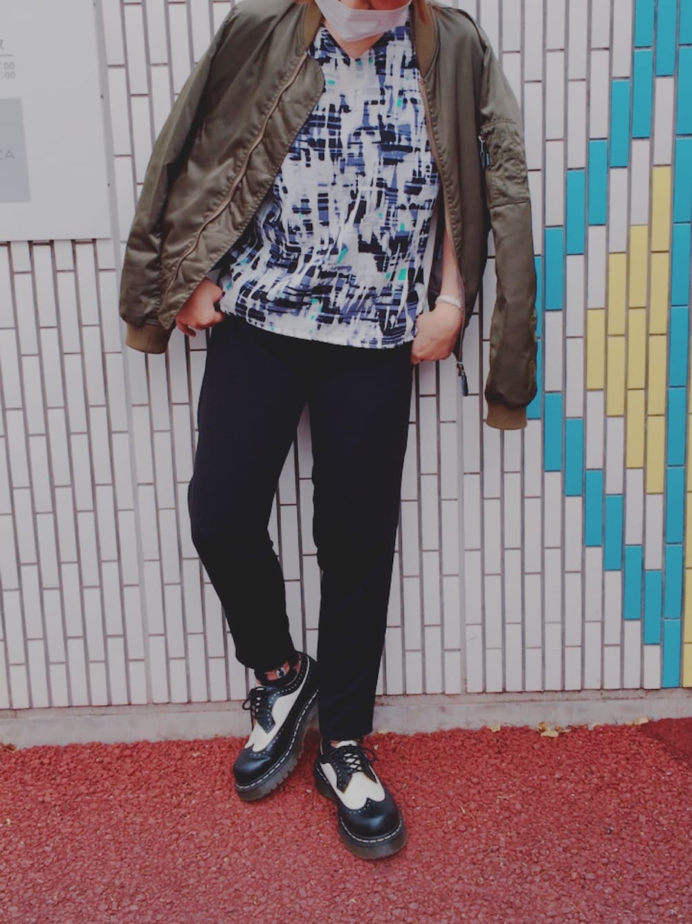 「HARE、JEANASiS、Dr.Martens」｜「JEANASISのアイテム（ブルゾン、グリーン系）」を使った、いけちゃさん（レディース・156cm）の春コーディネートの1枚目の写真