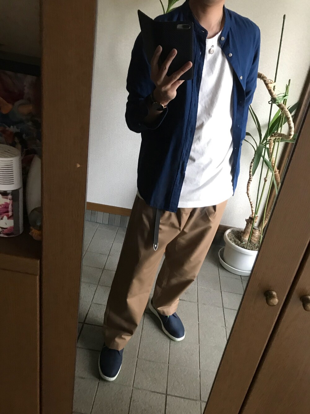 「ワイドパンツ、リドム、キャメルパンツ、ユニクロ、ドクターマーチン、LIDnM」｜「LIDNMのビエラギャバワイドスラックス（スラックス、ブラック系）」を使った、taka..さん（メンズ・175cm）の夏コーディネートの1枚目の写真