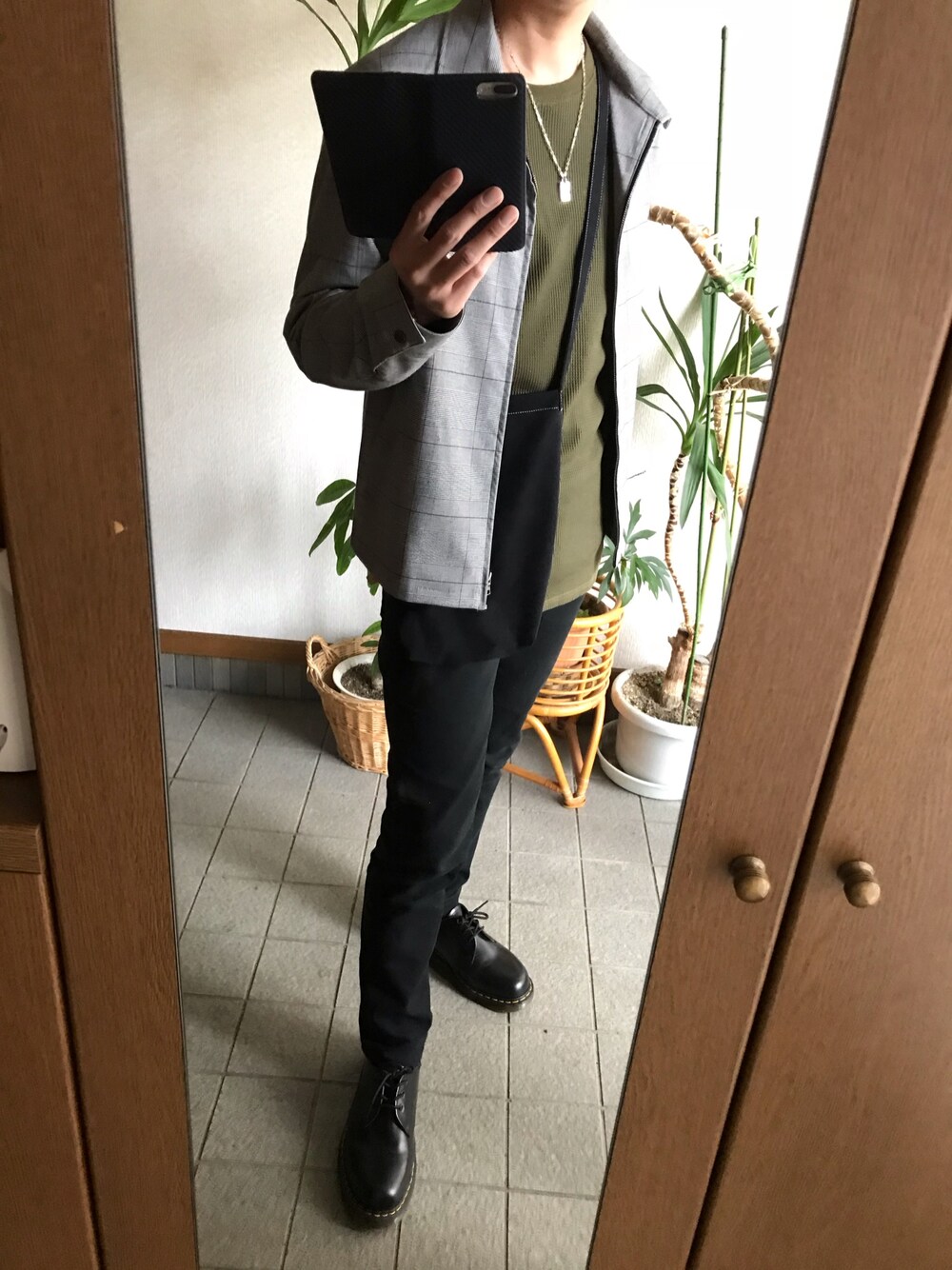 「GU、GUコーデ、リドム、LIDnM、グレンチェック、ショルダーバッグ」｜「GUのアイテム（ジャケット/アウター、グレー系）」を使った、taka..さん（メンズ・175cm）の冬コーディネートの1枚目の写真