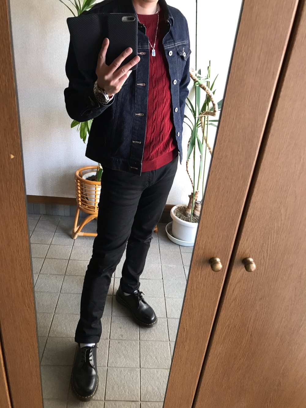 「GU、ユニクロ、ドクターマーチン、春コーデ、カジュアルコーデ、おしゃれさんと繋がりたい」｜「Dr. MartensのDr.Martens/1461 3EYE GIBSON SHOE 3ホール ギブソン シューズ R11838002 R11838600（ブーツ、ブラック系）」を使った、taka..さん（メンズ・175cm）の春コーディネートの1枚目の写真