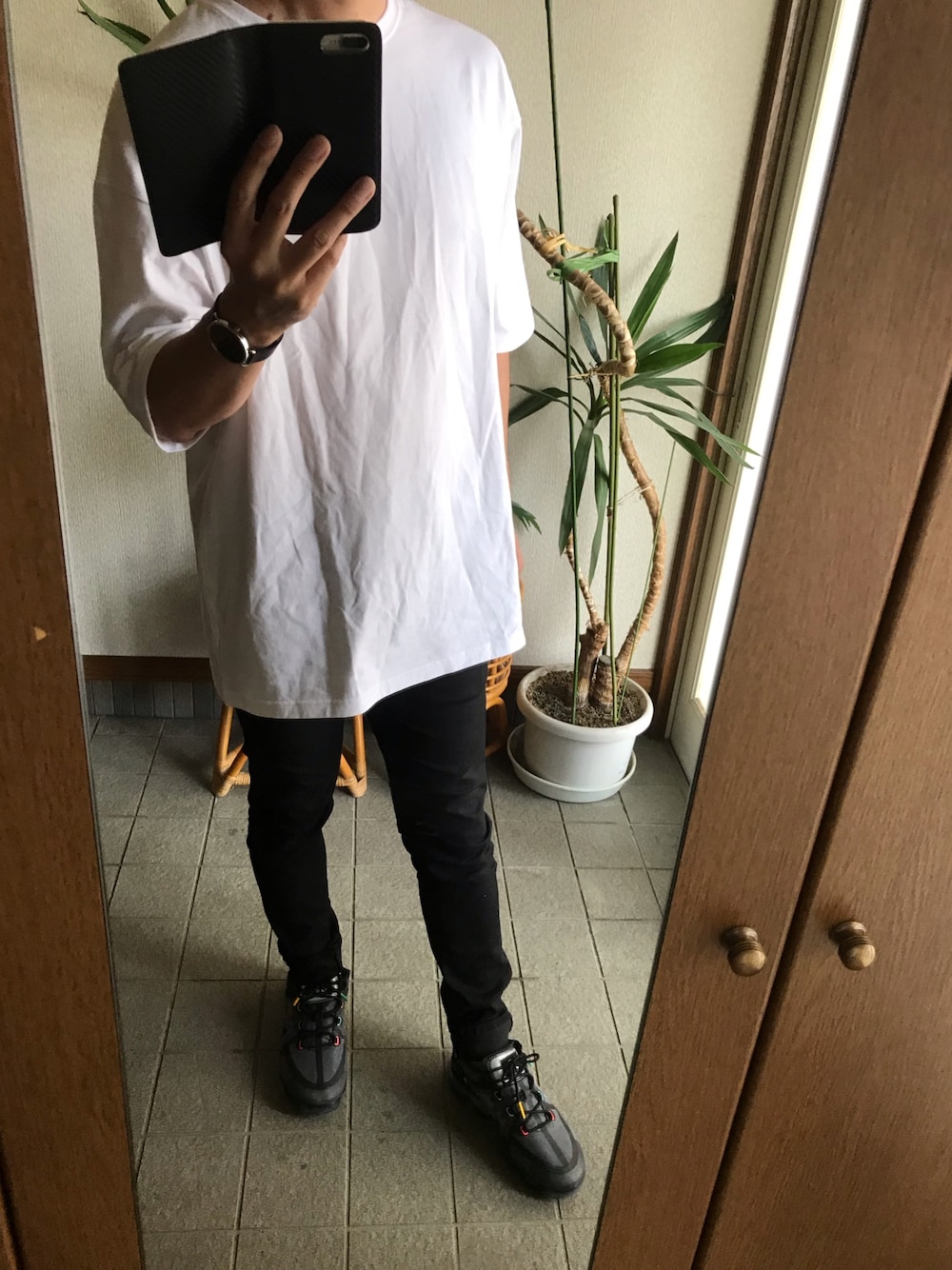 「ゆるコーデ、オーバーサイズ、スニーカー、シンプルコーデ、リドム、LIDnM、スキニー、白Tシャツ、ナイキ」｜「LIDNMのOVER SIZED T-SHIRT【WHITE】（Tシャツ/カットソー、ホワイト系）」を使った、taka..さん（メンズ・175cm）の夏コーディネートの1枚目の写真