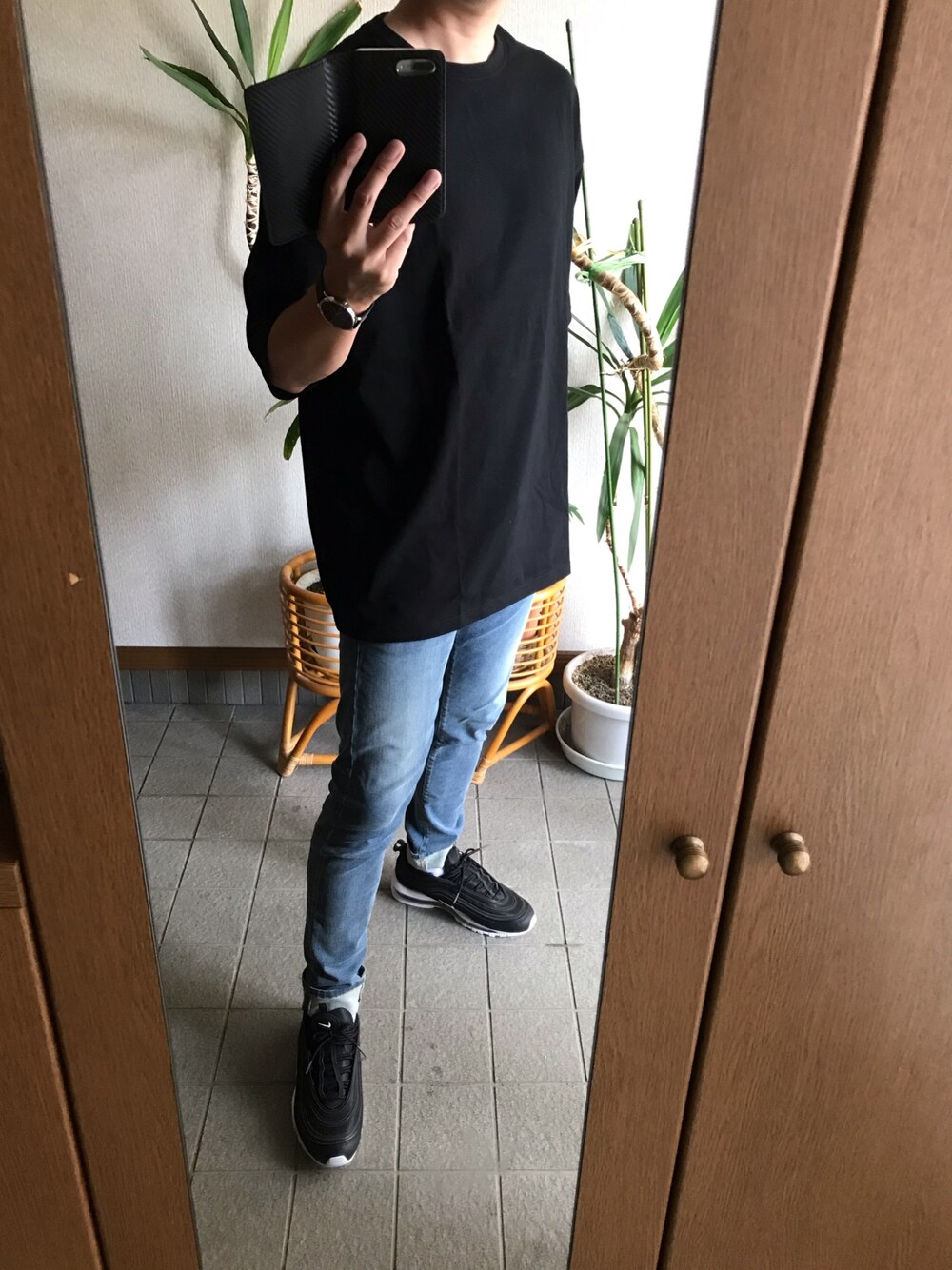 「シンプルスタイル、ビッグシルエット、おしゃれさんと繋がりたい、スニーカー、スキニーデニム、リドム、LIDnM、LIDnMコーデ、エアマックス、エアマックス97」｜「LIDNMのOVER SIZED T-SHIRT【BLACK】（Tシャツ/カットソー、ブラック系）」を使った、taka..さん（メンズ・175cm）の夏コーディネートの1枚目の写真