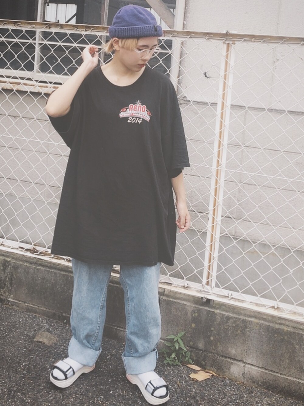 「おしゃれさんと繋がりたい、プチプラコーデ、ゆるコーデ、ストリート、低身長コーデ、オーバーサイズ、ootd、今日のコーデ、古着、used」｜「Levi'sのアイテム（デニムパンツ、ブルー系）」を使った、ぴかるんさん（レディース・150cm）の夏コーディネートの1枚目の写真