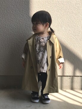 「kids」｜「アイテム（トレンチコート）」を使った、coco☺︎さん（キッズ・80cm）の春コーディネート