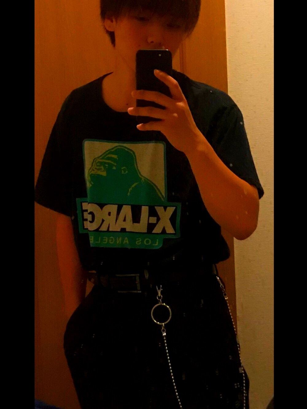 「XLARGEのアイテム（トップス、ブラック系）」を使った、oooさん（メンズ・173cm）の夏コーディネートの1枚目の写真