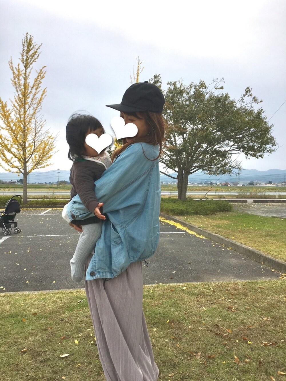 「wearhalloween2017、休日スタイル、秋、オトナ女子、プチプラ、ゆるコーデ、ママファッション、ママコーデ、オトナカジュアル」｜「URBAN RESEARCH DOORS WOMENSのDOORS ツイルキャップ（キャップ、ブラック系）」を使った、まーとさん（レディース・159cm）の秋コーディネートの1枚目の写真