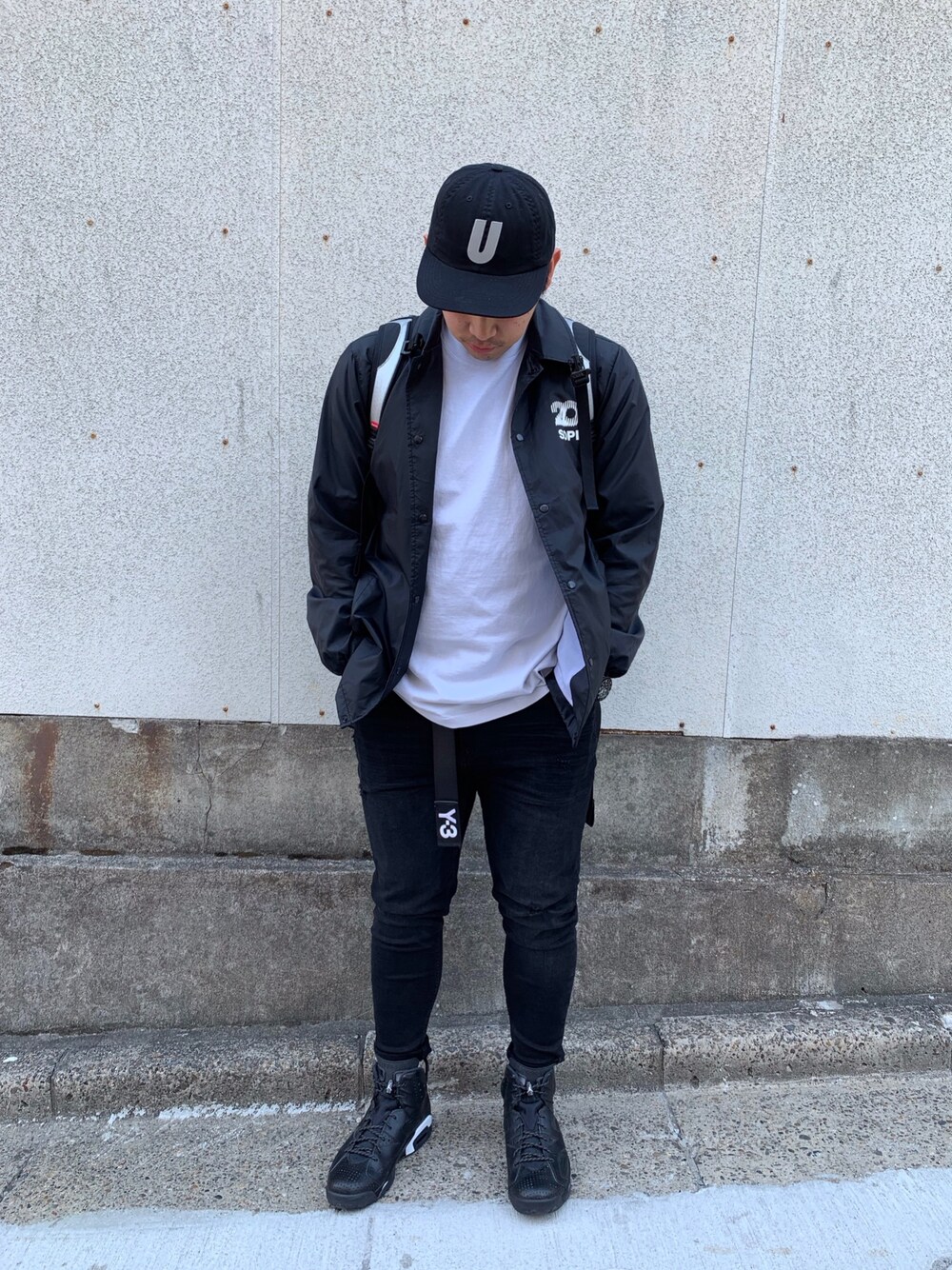 「モノトーン」｜「UNDEFEATED のアイテム（Tシャツ/カットソー、ブラック系）」を使った、donkeyさん（メンズ・175cm）の春コーディネートの1枚目の写真