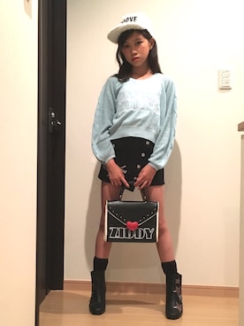 「ZIDDY」｜「アイテム（キャップ）」を使った、ひなかさん（キッズ・146cm）の冬コーディネート