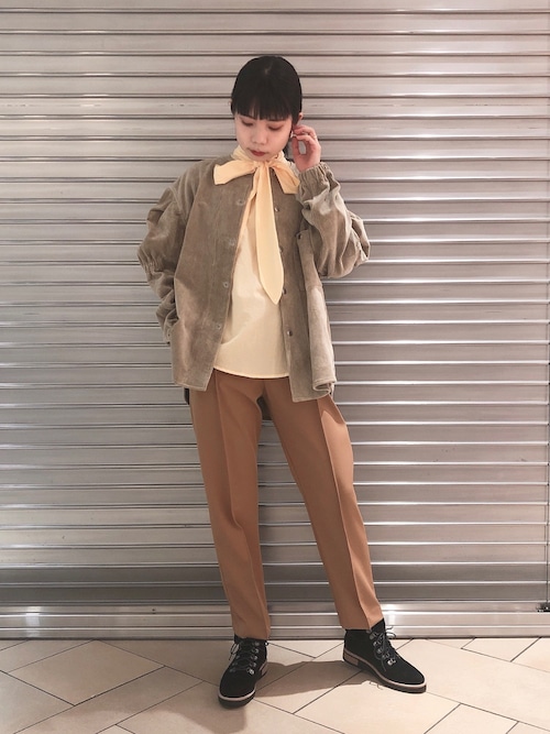 Ena Holidayのノーカラージャケットを使ったコーディネート Wear