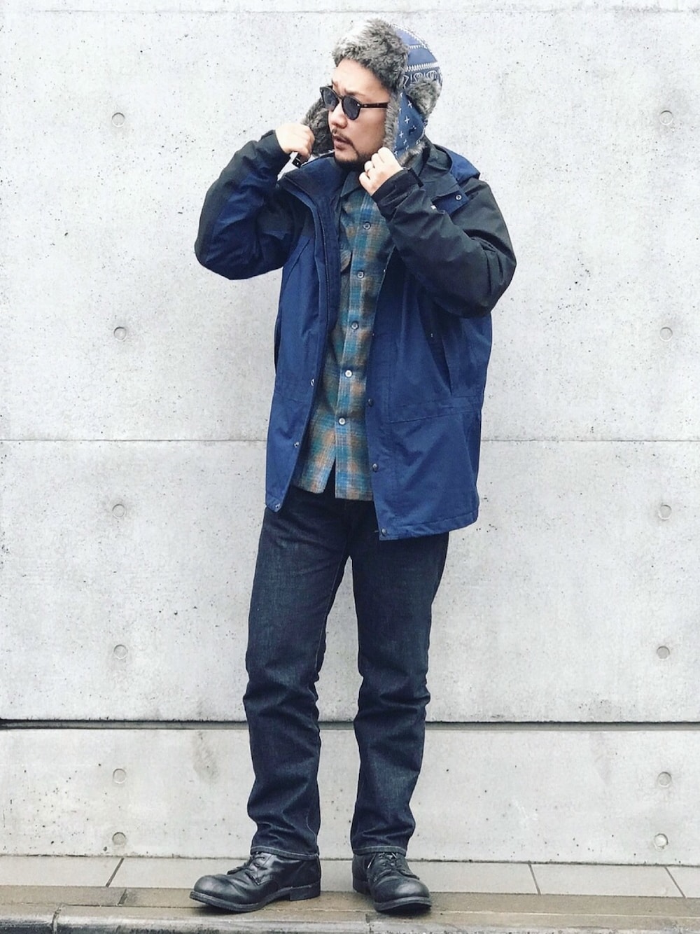 「マウンテンパーカー、アメカジ、vintage、ストリート、ヴィンテージ、THE NORTH FACE、古着MIX、雨の日コーデ、フライトキャップ、zozoデニム」｜「CHALLENGERのアイテム（キャップ、ブルー系）」を使った、TATSUYOSHI.KIDAさん（メンズ・171cm）の冬コーディネートの1枚目の写真