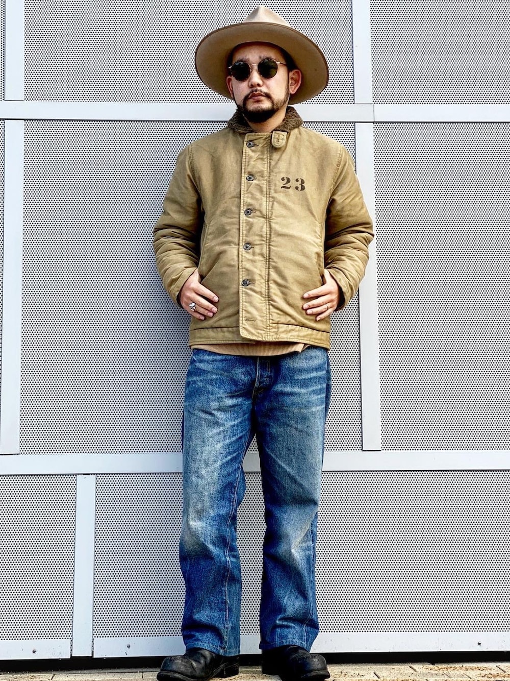 「アメカジ、ハット、ヴィンテージ、古着、LEVIS VINTAGE CLOTHING、Levis、大人カジュアル、vintage、ミリタリージャケット、N-1」｜「WEIRDOのアイテム（ブルゾン、ベージュ系）」を使った、TATSUYOSHI.KIDAさん（メンズ・171cm）の春コーディネートの1枚目の写真