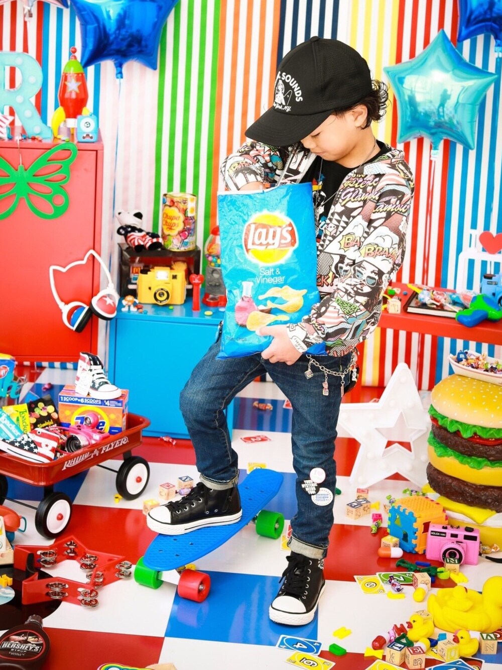 「JOEY HYSTERIC、hysteric mini」｜「JOEY HYSTERICのVEGAS DAYS総柄 パーカー（パーカー、その他）」を使った、mokkiさん（キッズ・120cm）の春コーディネートの1枚目の写真