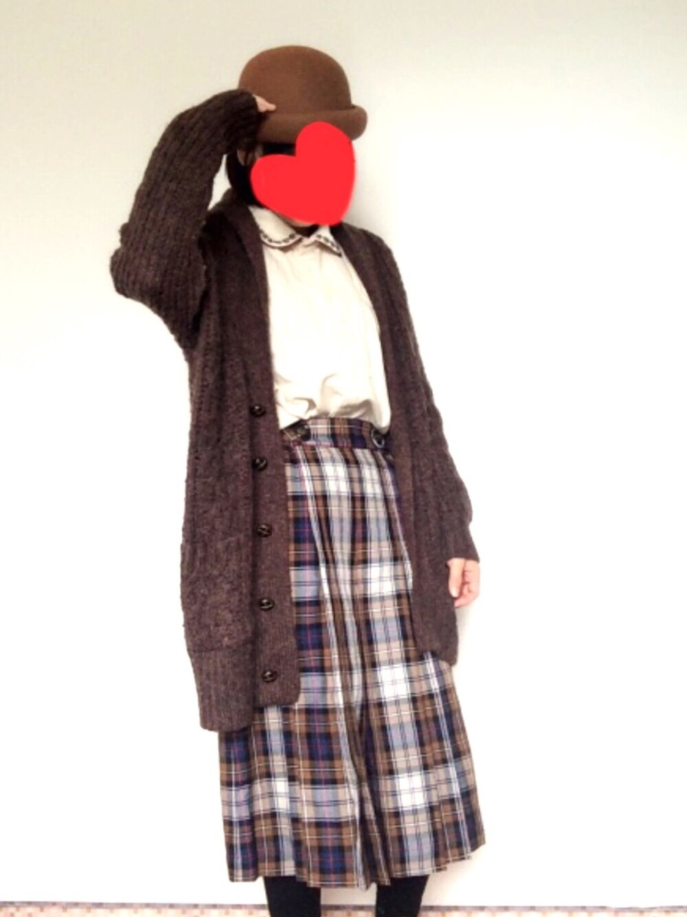 「プチプラ、古着、GU、カーディガン、ブラウン、秋コーデ、チェックパンツ、ガウチョパンツ、低身長、安カワ」｜「古着200円のアイテム（その他パンツ、ブラウン系）」を使った、maiさん（レディース・150cm）の秋コーディネートの1枚目の写真