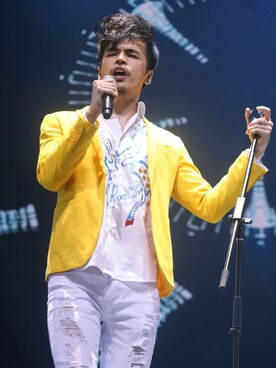 余震東個東さんのコーディネート