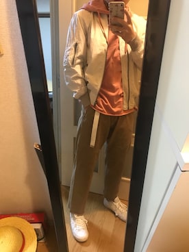 「TIMELY WARNING（タイムリーワーニング）のアイテム（パーカー）」を使った、すうしさん（メンズ・167cm）の春コーディネート