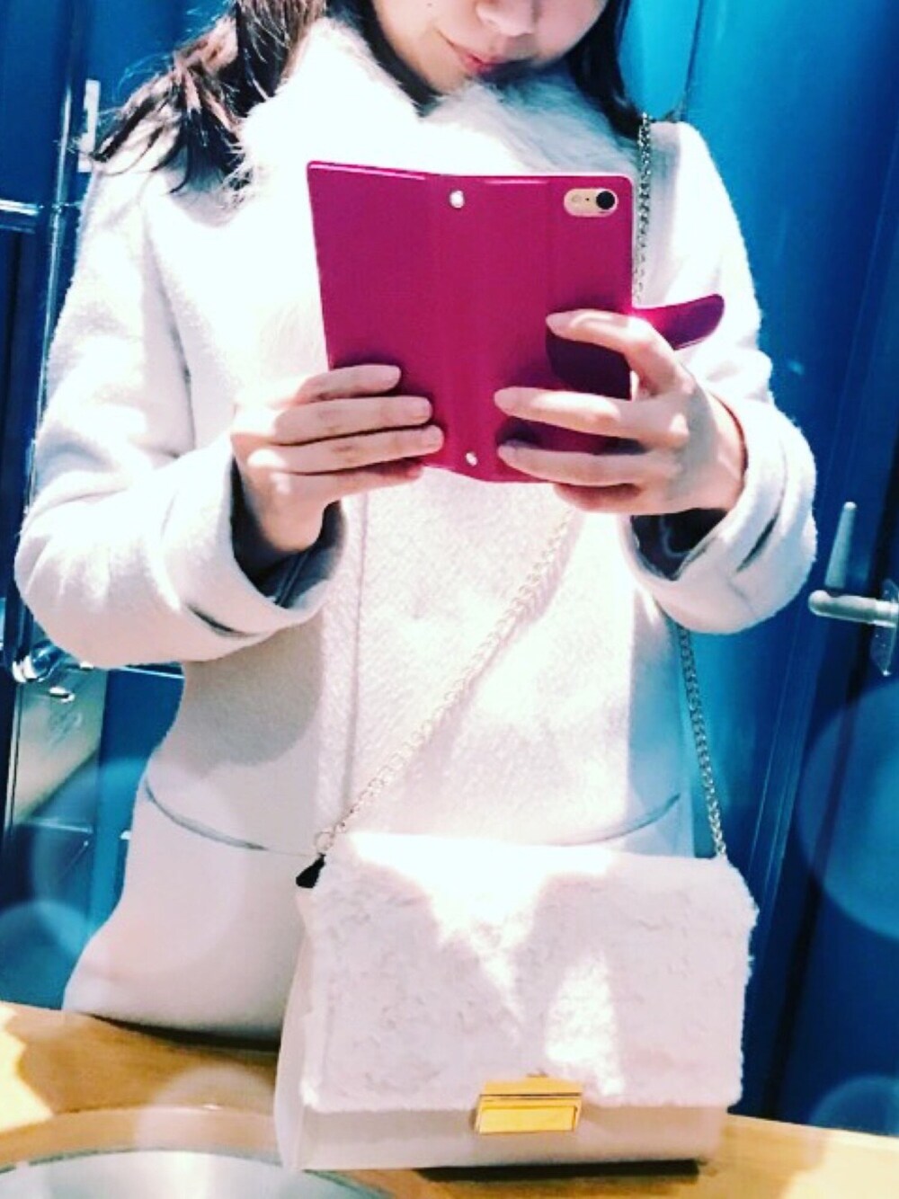 「ootd、outfit、littlelady、上品かわいい、オールホワイト、アプワイザーリッシェ、プロポーションボディドレッシング(PROPORTION BODY DRESSING)、帰省中」｜「Apuweiser-richeのアイテム（ショルダーバッグ、ピンク系）」を使った、Little lady えりいさん（レディース・149cm）の冬コーディネートの1枚目の写真