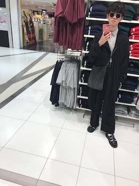 「Yohji Yamamoto（ヨウジヤマモト）のアイテム（トレンチコート）」を使った、Takahiroさん（メンズ・174cm）の秋コーディネート