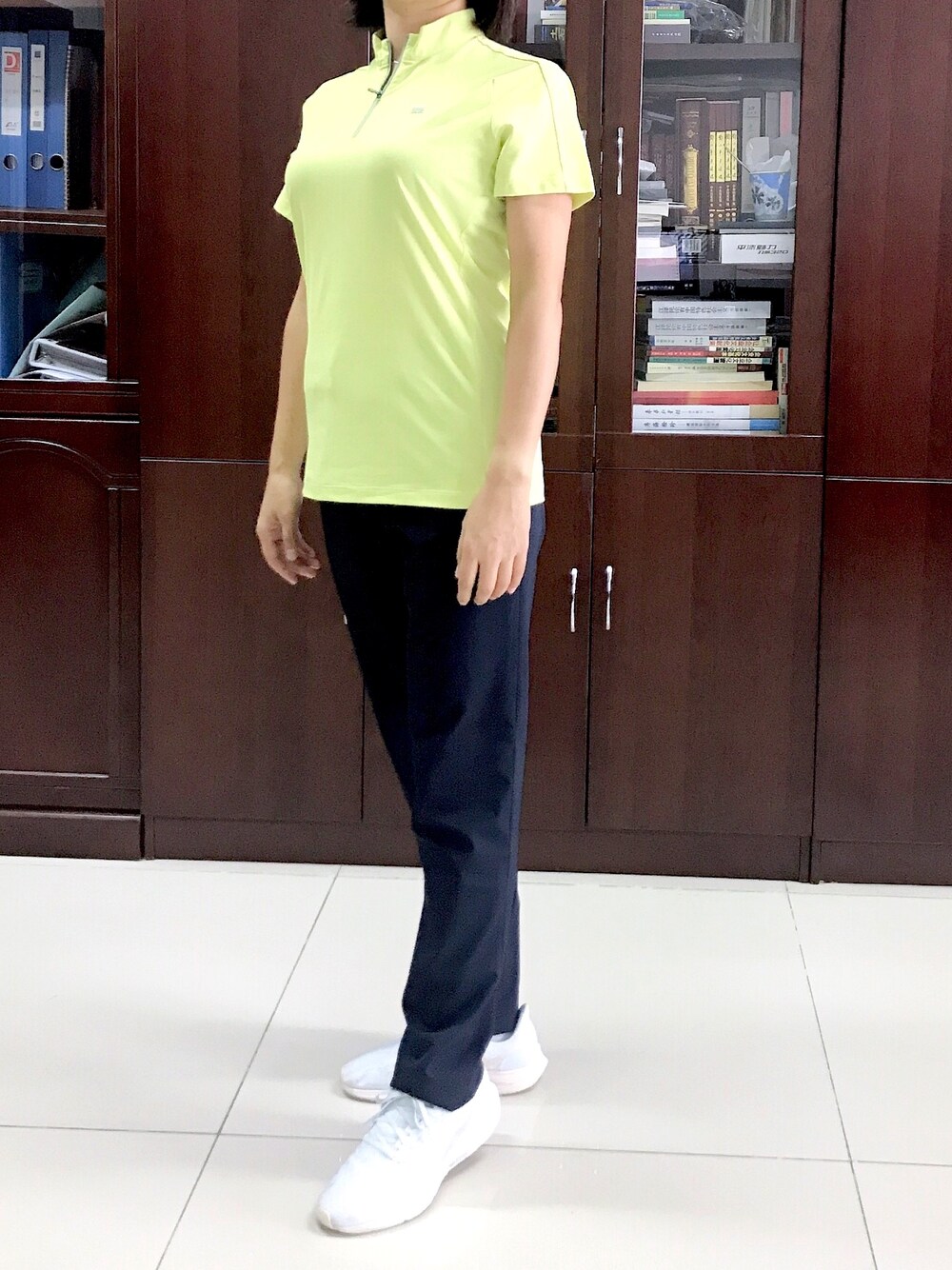 「KOLON SPORTのアイテム（Tシャツ/カットソー、その他）」を使った、皮皮-1949さん（レディース・164cm）の秋コーディネートの1枚目の写真