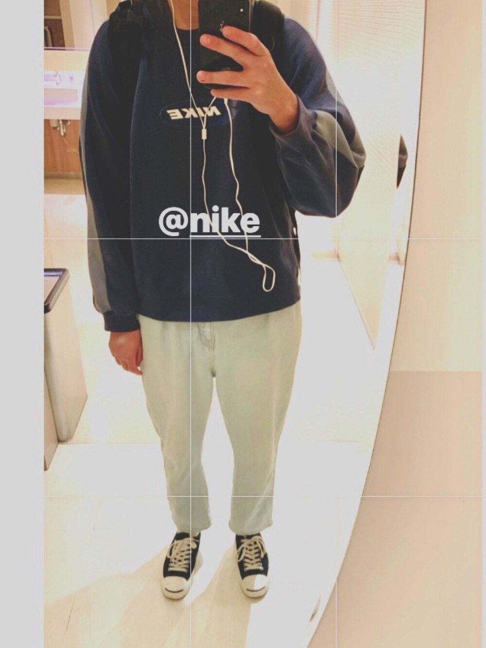「シンプル、スウェット、NIKE、古着、古着MIX、秋服、90s、90'sスタイル、スニーカーコーデ、ラブアンドピース2020」｜「NIKEのアイテム（スウェット、ブルー系）」を使った、りき。さん（メンズ・177cm）の秋コーディネートの1枚目の写真