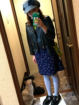 「猫」｜「アイテム（ライダースジャケット）」を使った、琴さん（レディース・146cm）の秋コーディネート