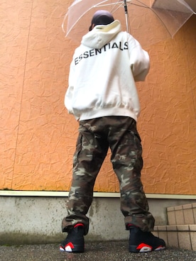 「UNDEFEATED （アンディフィーテッド）のアイテム（カーゴパンツ）」を使った、5510さん（メンズ・179cm）の秋コーディネート