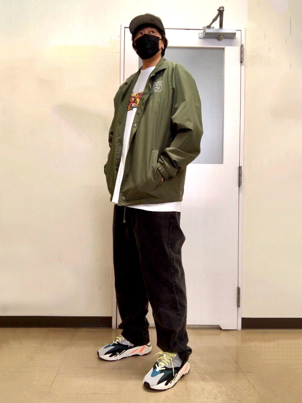 「KITHのアイテム（キャップ、ブラック系）」を使った、5510さん（メンズ・179cm）の春コーディネートの1枚目の写真