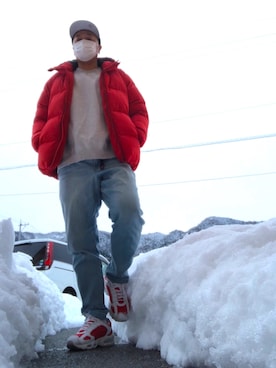 「アイテム（ダウンジャケット/コート、レッド系）」を使った、5510さん（メンズ・179cm）の冬コーディネート