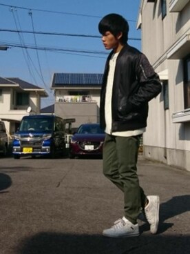 「白ニット」｜「アイテム（MA-1）」を使った、RIKUさん（メンズ・168cm）の秋コーディネート