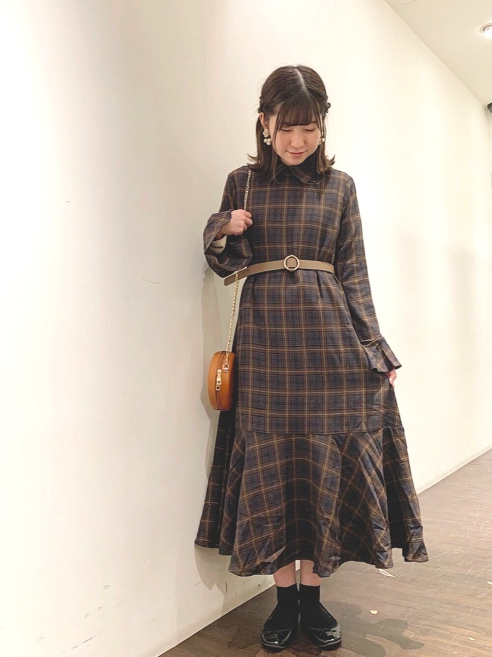 「休日スタイル、おしゃれさんと繋がりたい、秋のコーデ、チェック、ワンピース、デート、広瀬すず、コラボ、earth music&ecology、低身長コーデ」｜「earth music&ecologyの【広瀬すず×earth】フレア切り替えワンピース（ワンピース、その他）」を使った、nasuchanさん（レディース・154cm）の秋コーディネートの1枚目の写真
